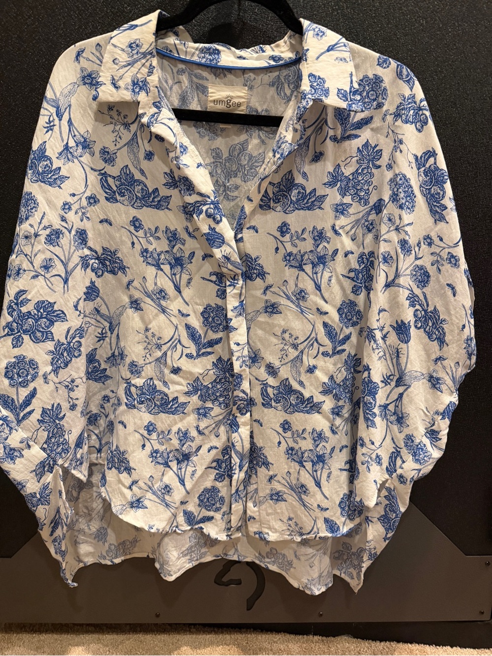 Umgee White Button-Front Shirt with Blue Floral Print